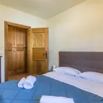 Cantore, Cortina By Short Holidays