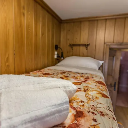 Cantore, Cortina By Short Holidays * Cortina dʼAmpezzo