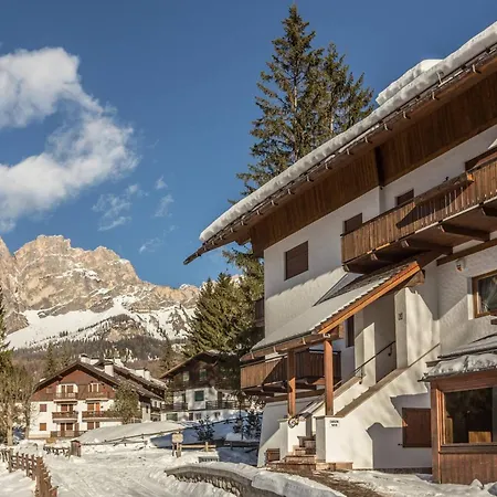 Apartment Cantore, Cortina By Short Holidays