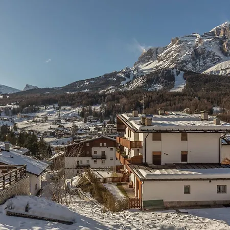Lägenhet Cantore, Cortina By Short Holidays Cortina dʼAmpezzo